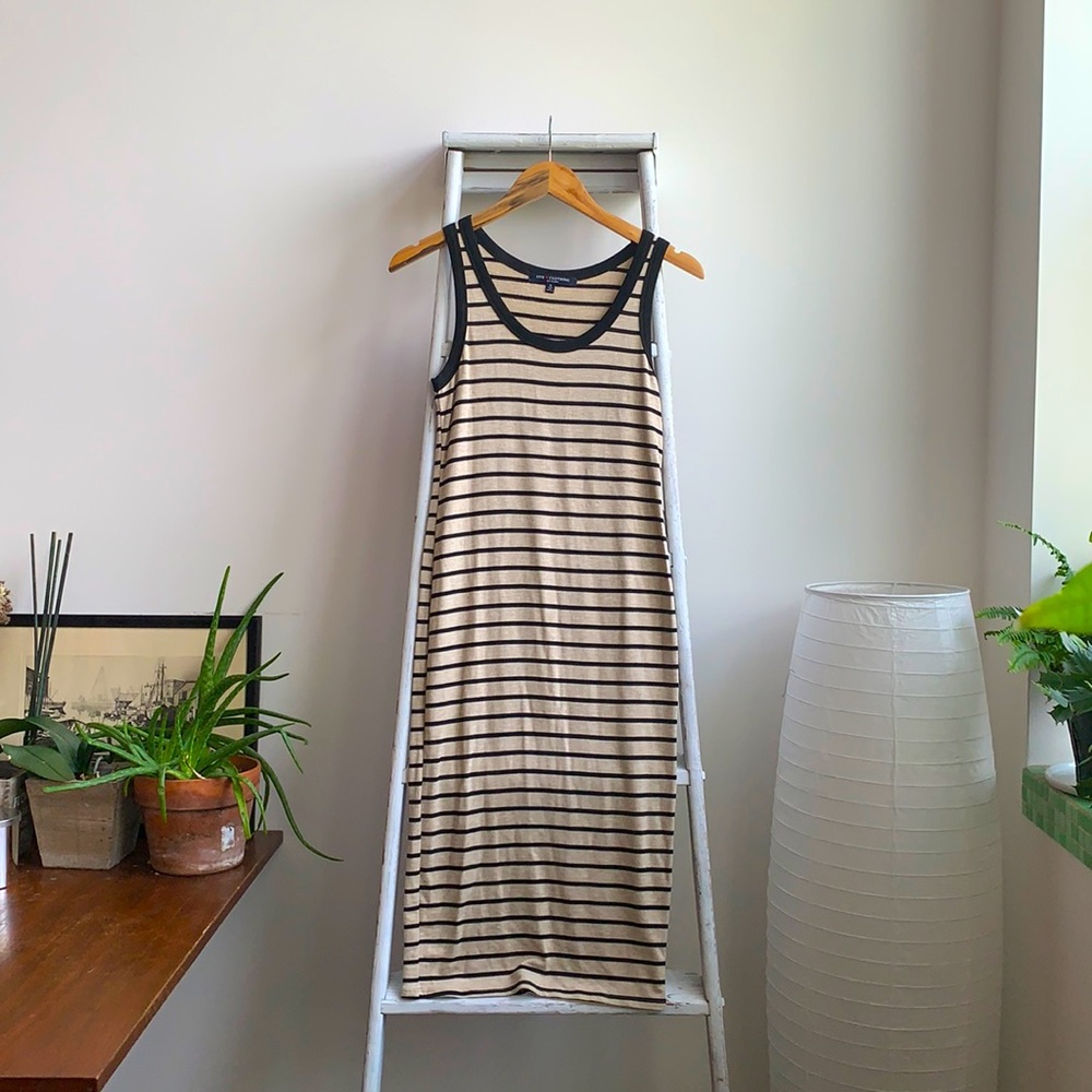 Comfy and Classic Summer Body-Con Dress - S